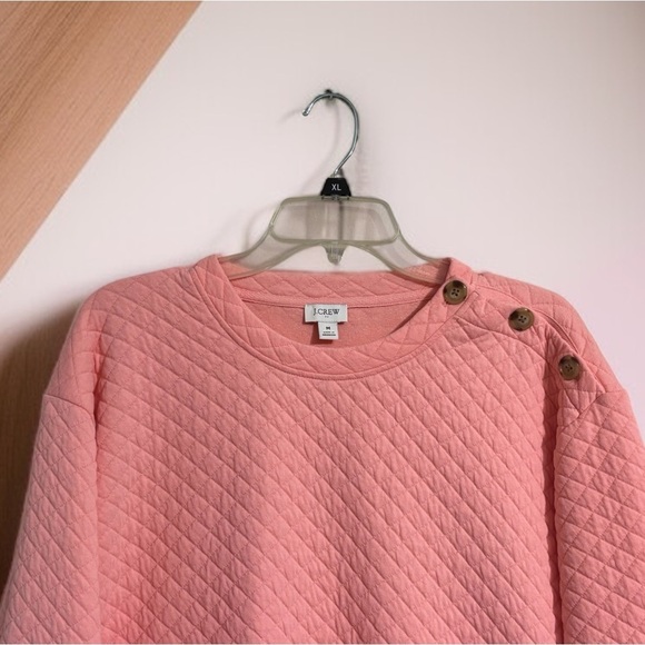 J.Crew Pink Quilted Crewneck Sweatshirt Size M Cozy Soft Pullover 3-Button - Picture 2 of 5
